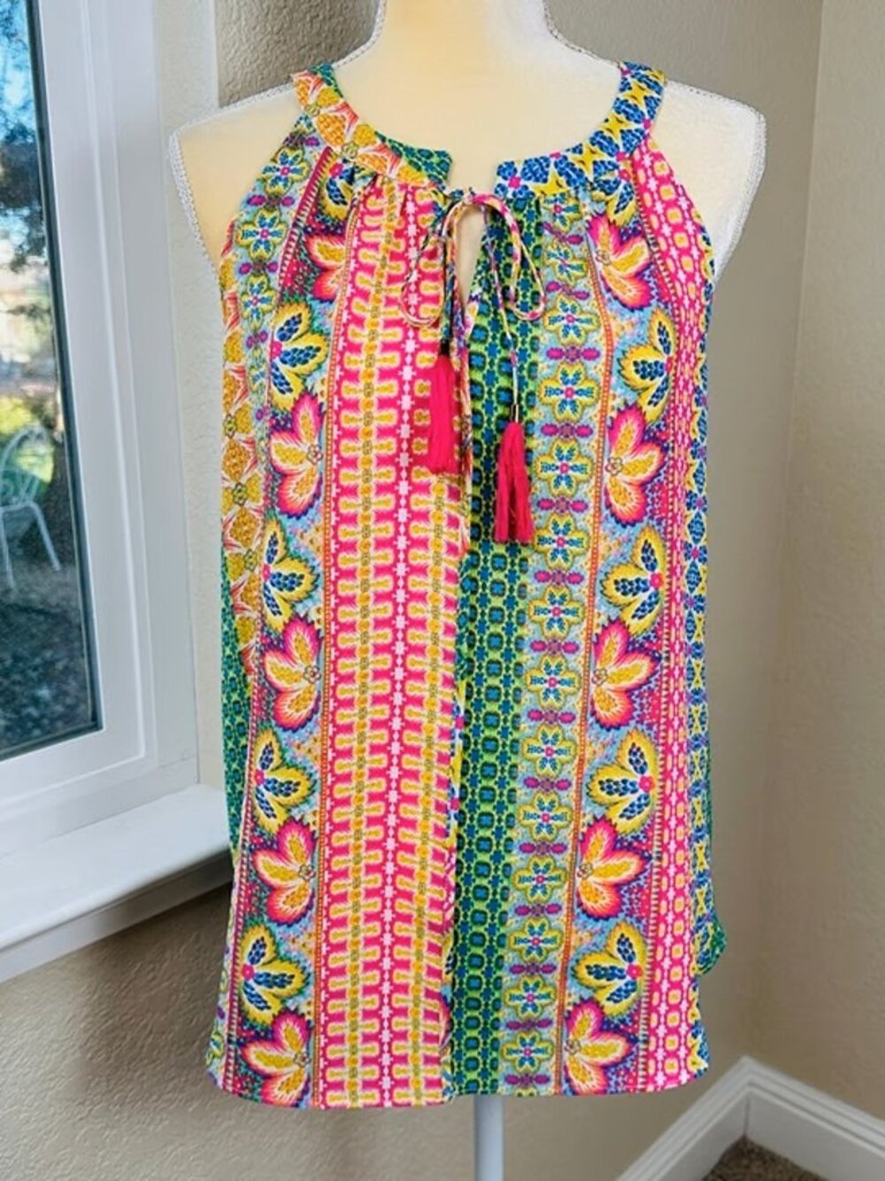 Rose and Olive boho multicolor sleeveless V-neck Top Size S Excellent condition